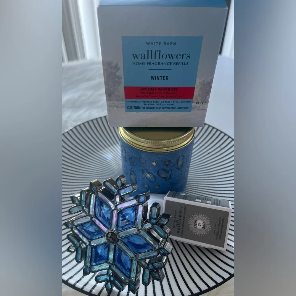 Free Ship, Gift set. White Barn Midnight Snow Candle & Wallflowers & Nightlight - Picture 4 of 4